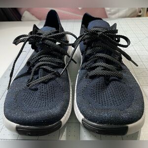 Nike Free Run Flyknit Women’s training Shoes Sneakers Narrow Size 6.5